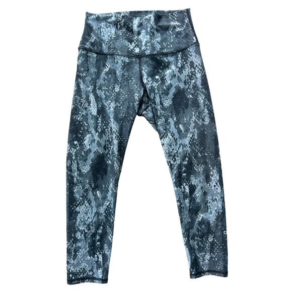 Alo Yoga Capri Leggings Small Gray Snakeprint Athleisure Workout Performance - Picture 1 of 9